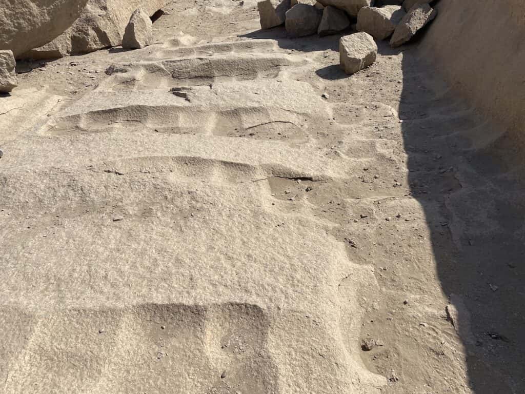 Scoop marks in granite at the Aswan quarry