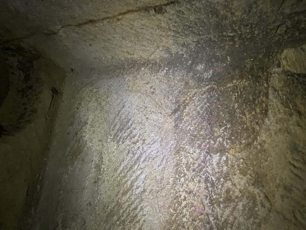 Machine tool marks on the walls of the Osiris Shaft
