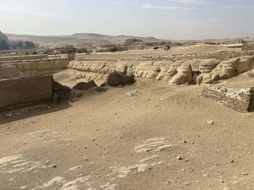 Erosion patterns on the Sphinx enclosure