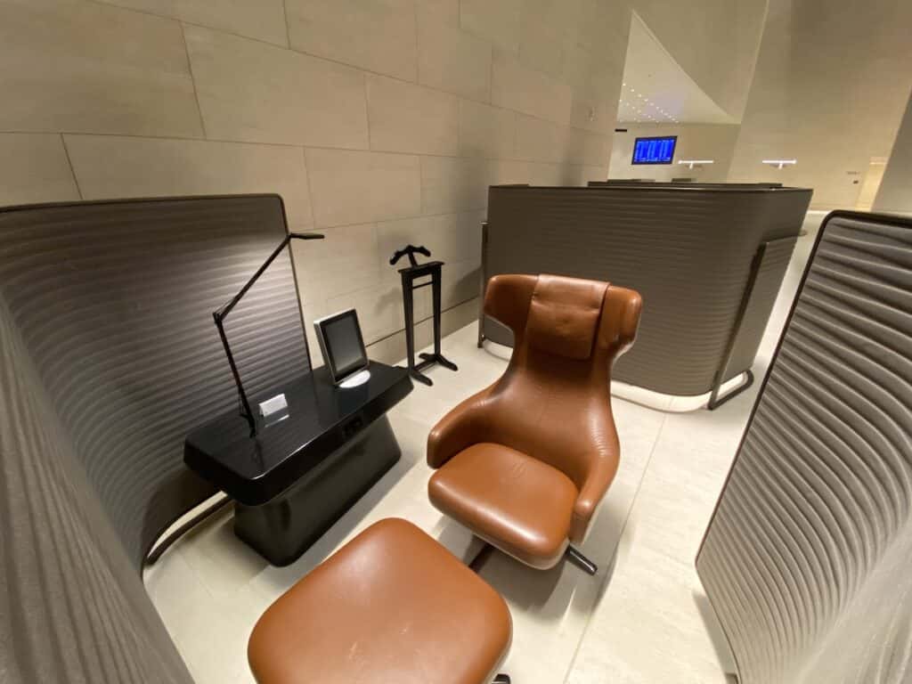 Al Safwa private lounge chair