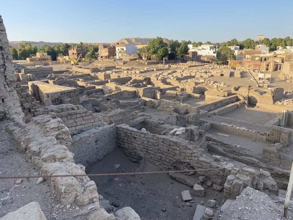 Elephantine Island building remains.