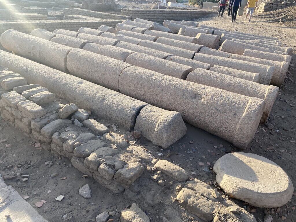 Elephantine Island column collection.