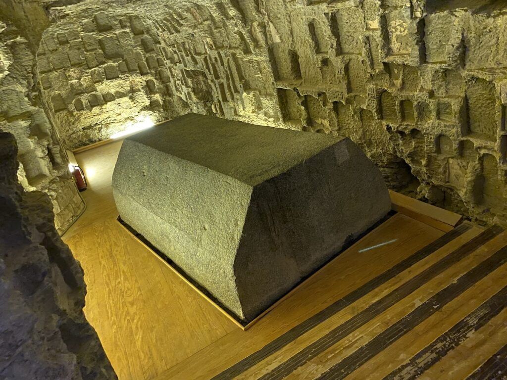Standalone granite box lid at the Serapeum.