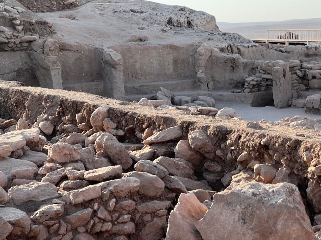 karahan tepe area room and bench seating