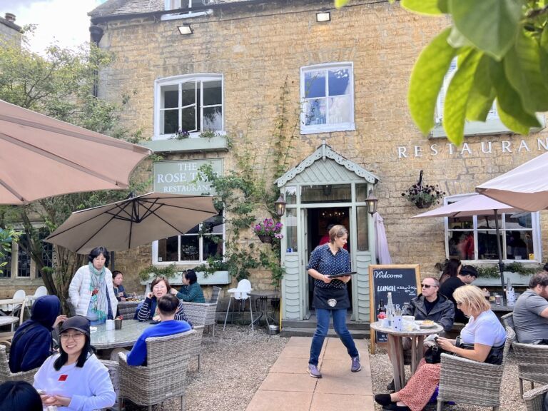 Lady Elvis at the Rose Tree Restaurant