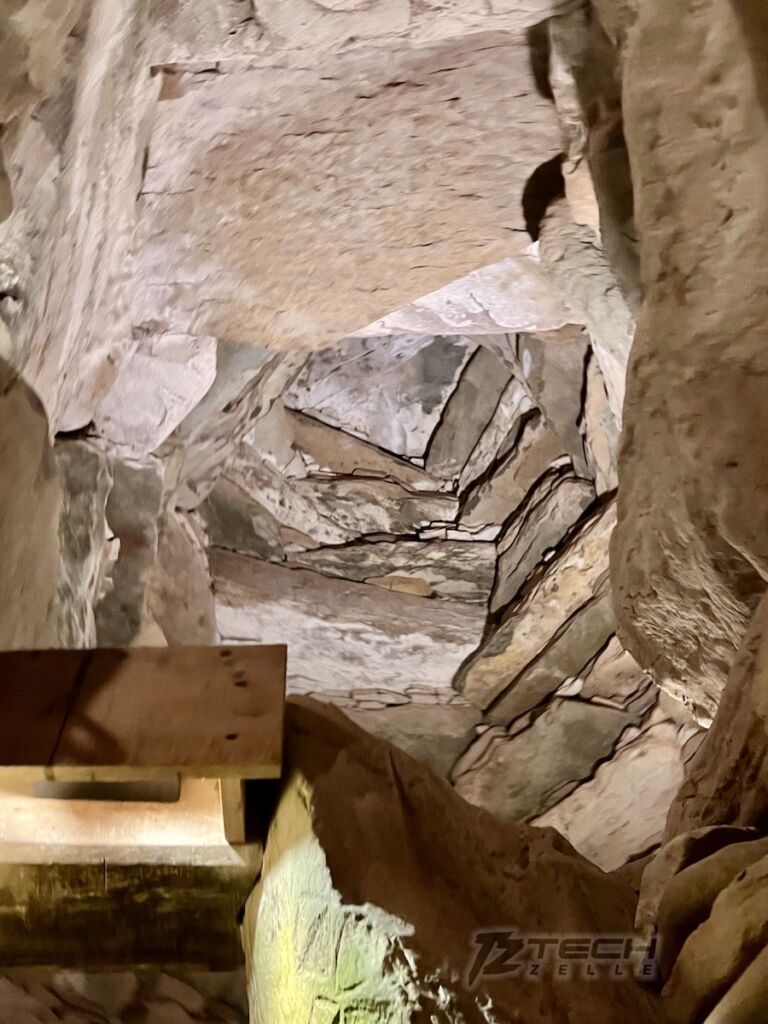 Newgrange passage ceiling construction