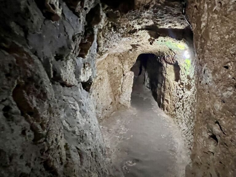 Finally get into the hand cut Underground City