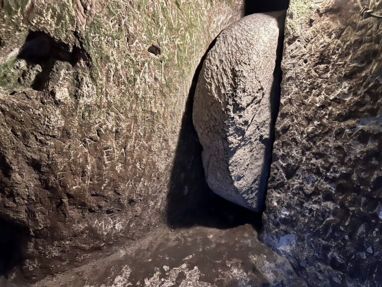 Derinkuyu stone door dead end