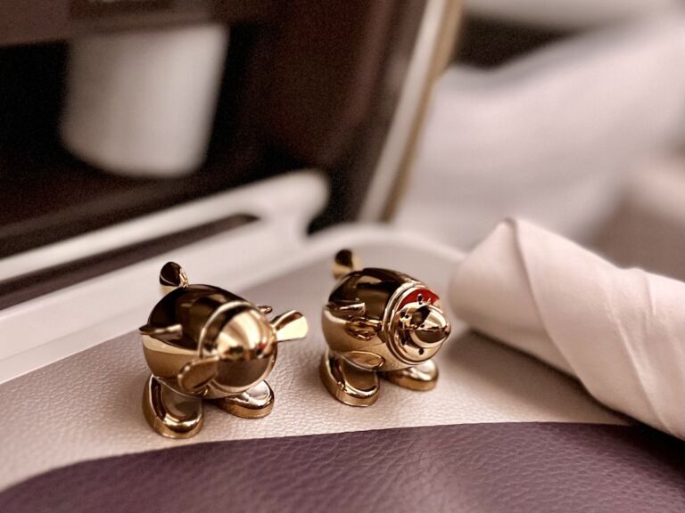 Virgin Airways salt and pepper shakers