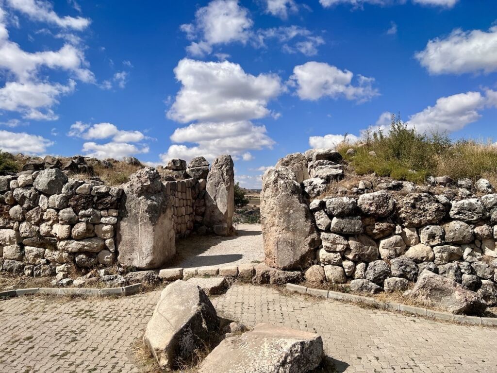 Hattusa Lion Gate, roadside view