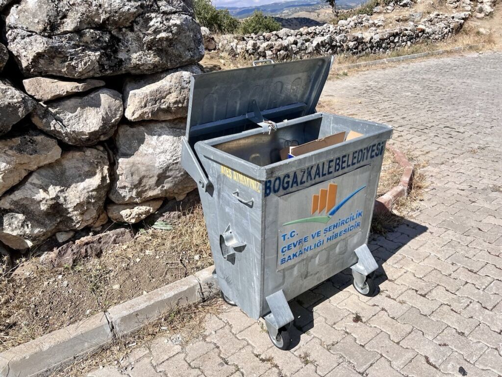 Trash can at Hattusa