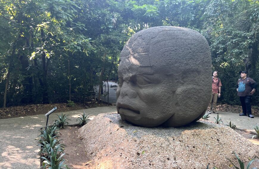 Olmec Head - La Venta Monument 4